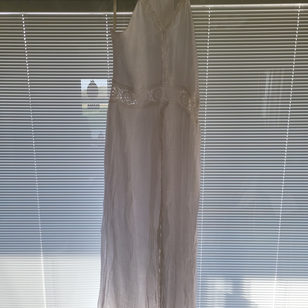 Lightweight White Maxi Dress with Lace Waist
